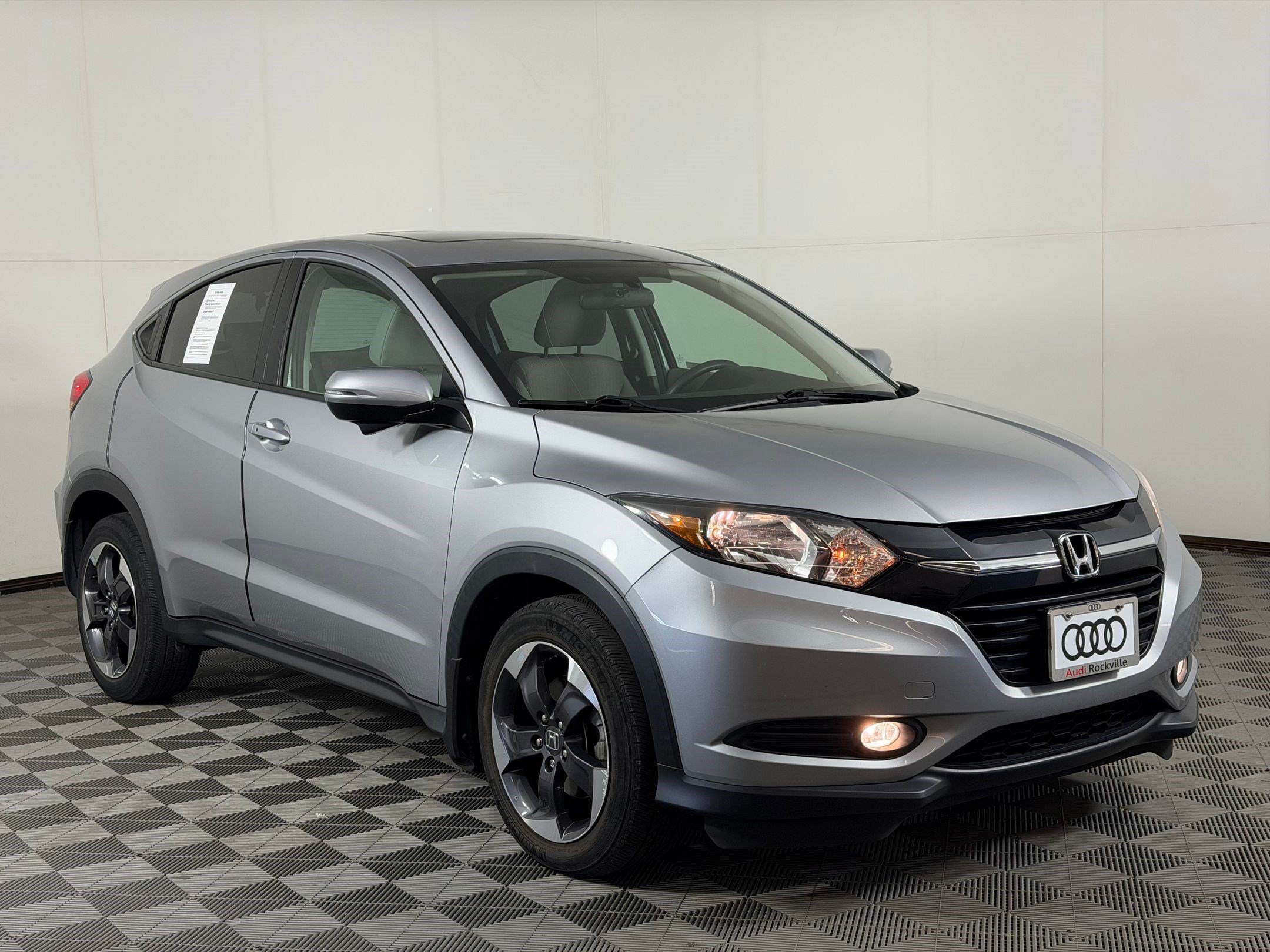 Used 2018 Honda HR-V EX image 7