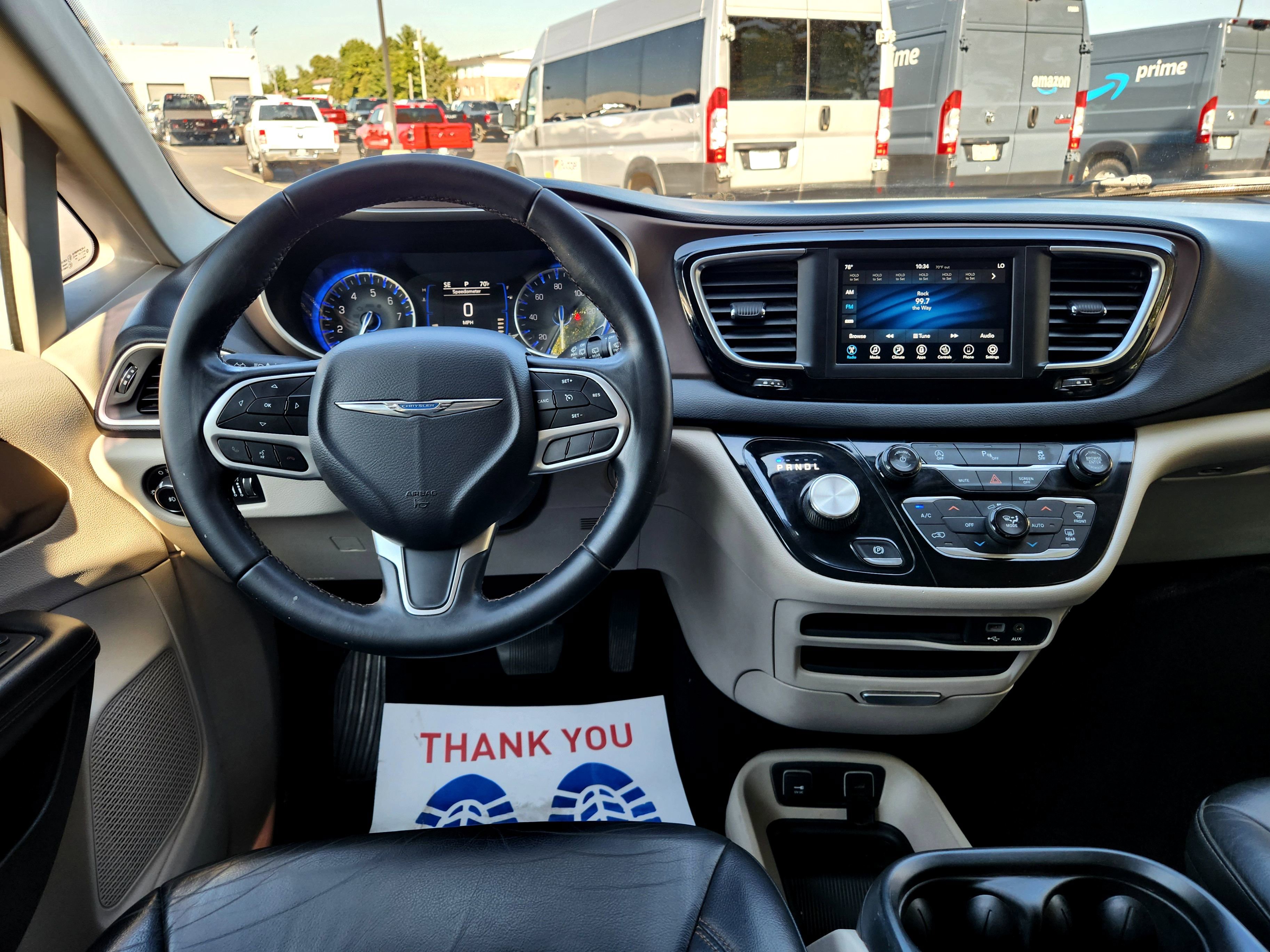 Used 2018 Chrysler Pacifica Touring-L image 19