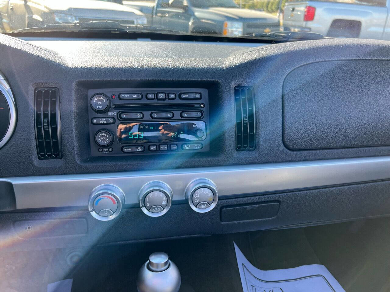 Used 2004 Chevrolet SSR w/ Preferred Equipment Group RWD image 72