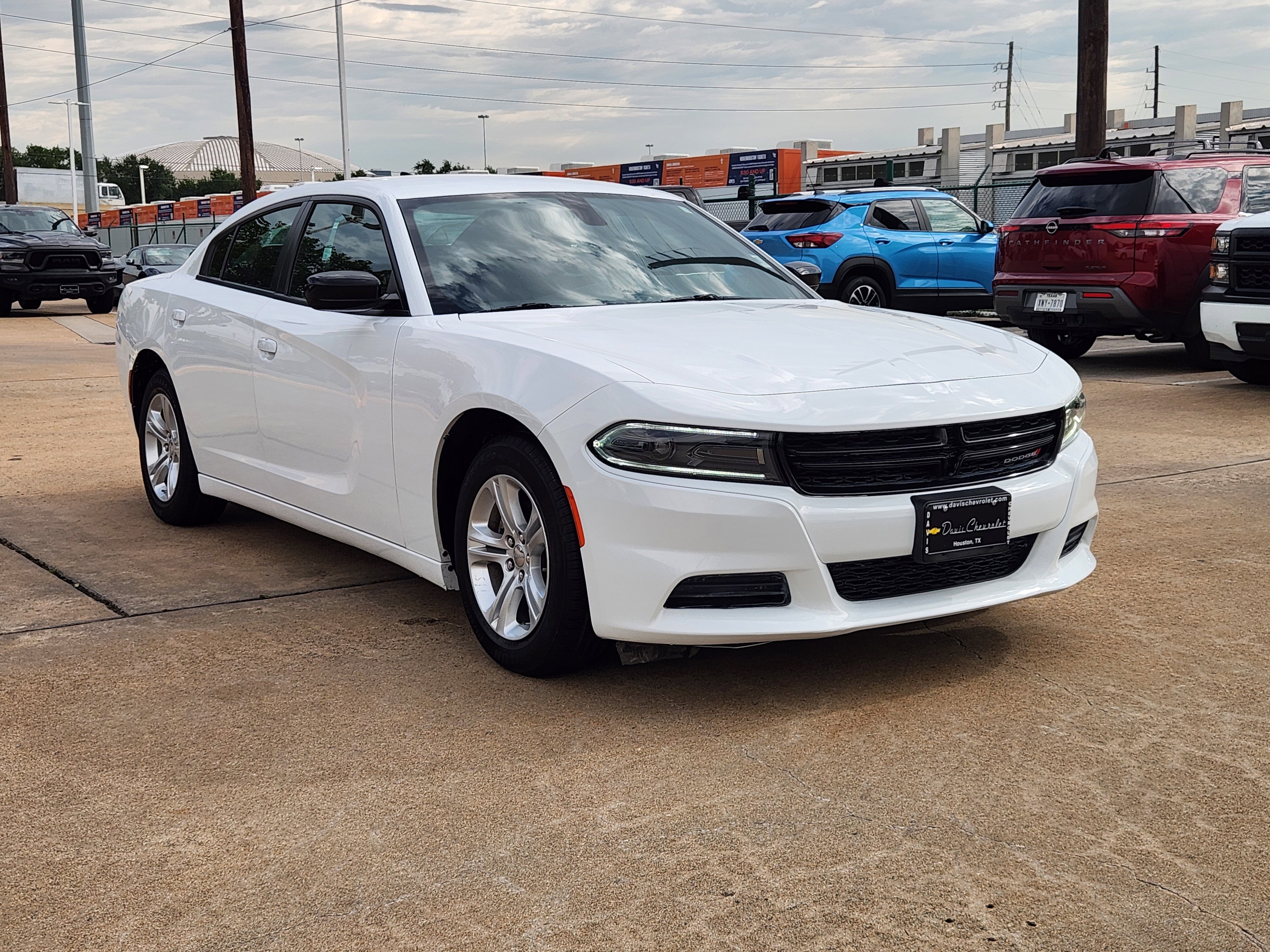 Used 2023 Dodge Charger SXT RWD image 4