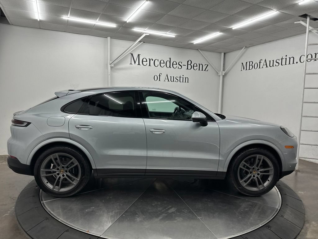 Used 2024 Porsche Cayenne Coupe AWD/4WD image 8