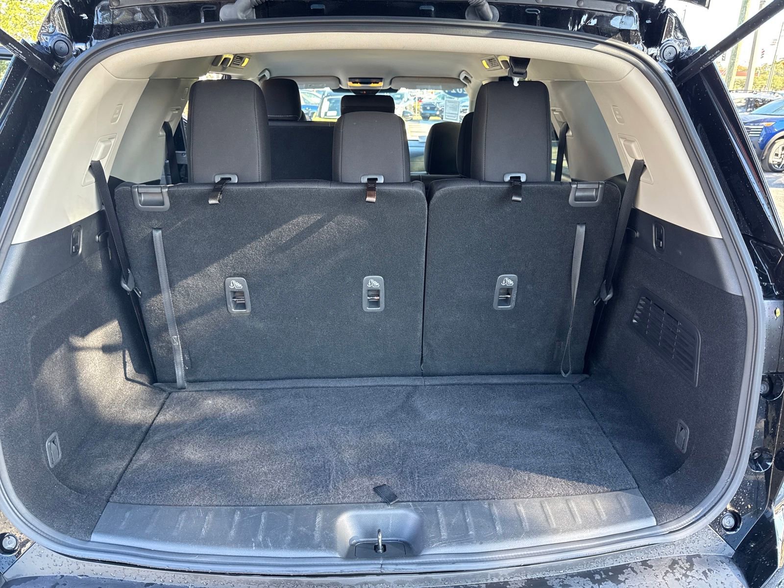 Certified 2024 Nissan Pathfinder SV image 26