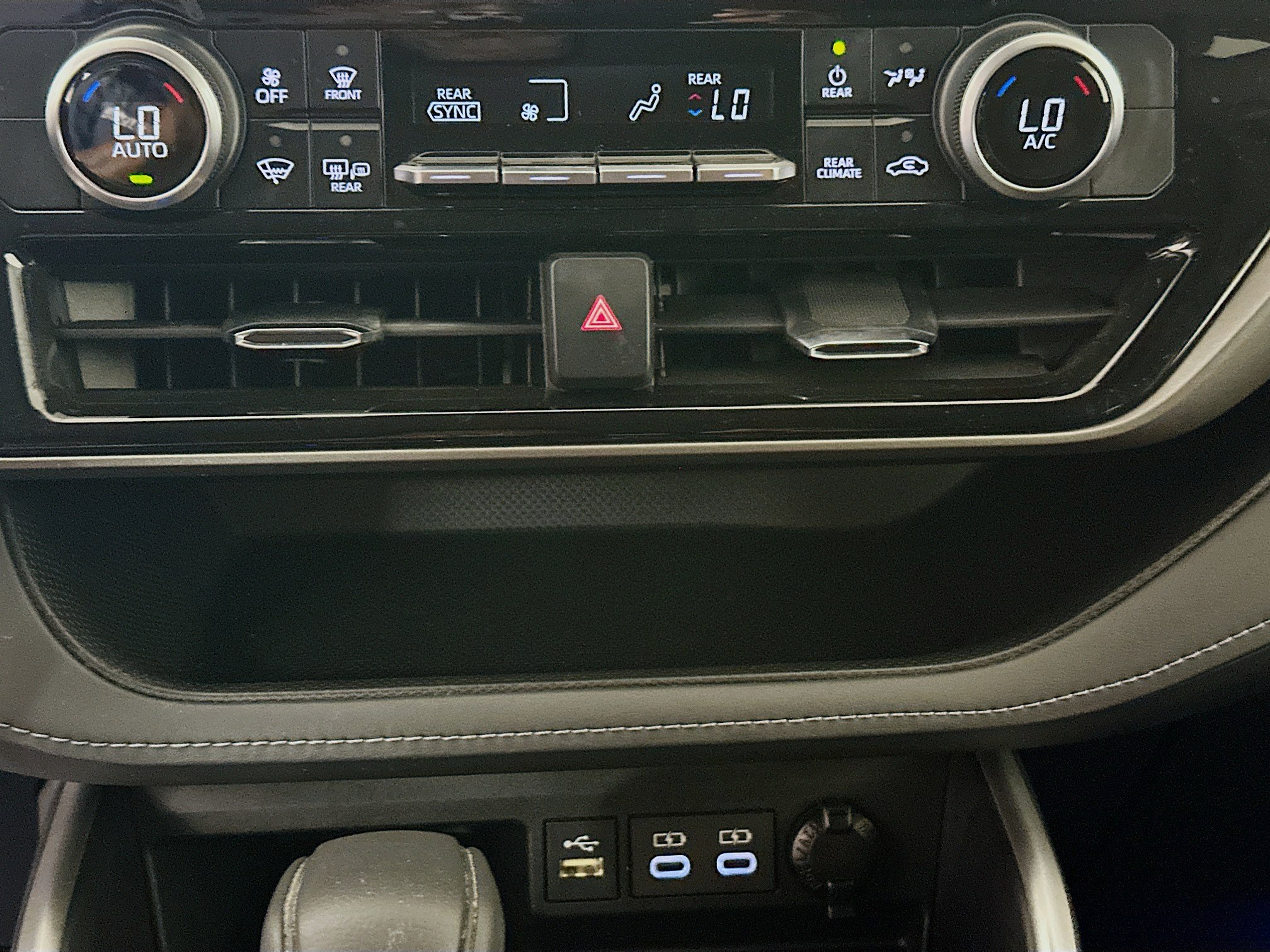 Used 2023 Toyota Highlander L FWD image 23
