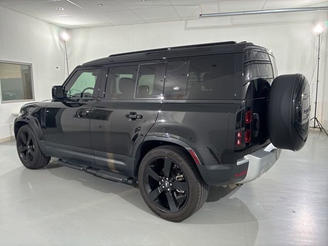 Used 2024 Land Rover Defender 110 S image 8