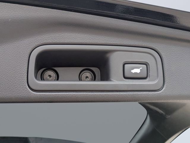 Used 2018 Honda Pilot Touring image 13