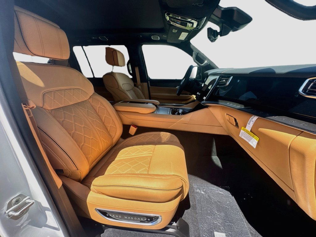 New 2026 Jeep Grand Wagoneer Summit AWD/4WD image 32