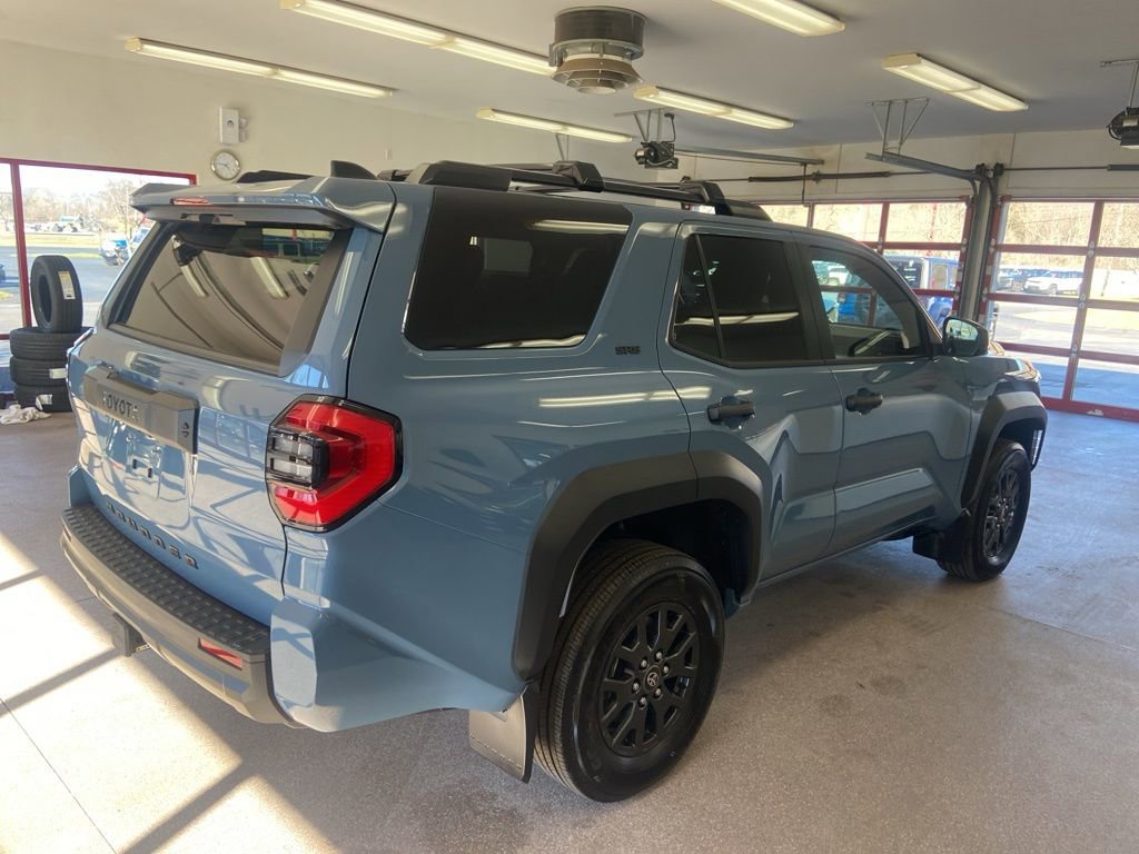 Used 2025 Toyota 4Runner SR5 AWD/4WD image 14