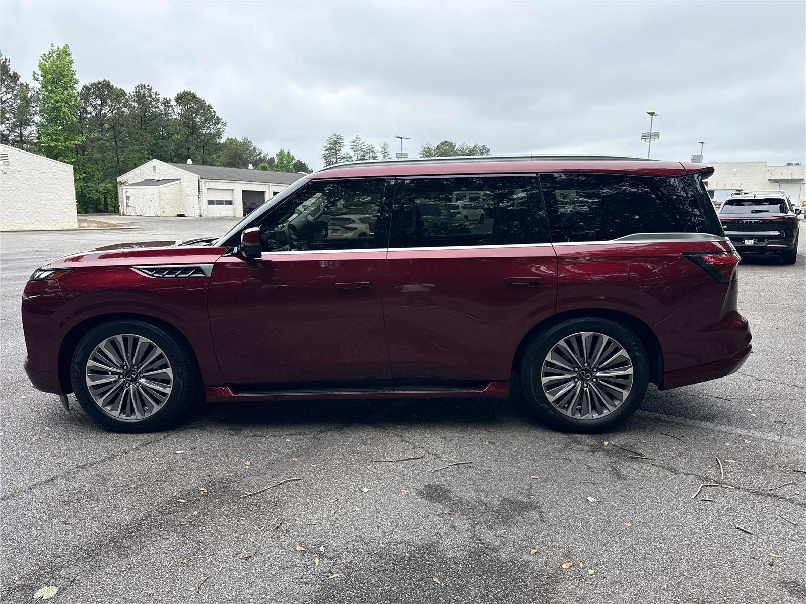 Certified 2025 INFINITI QX80 Sensory AWD/4WD image 9