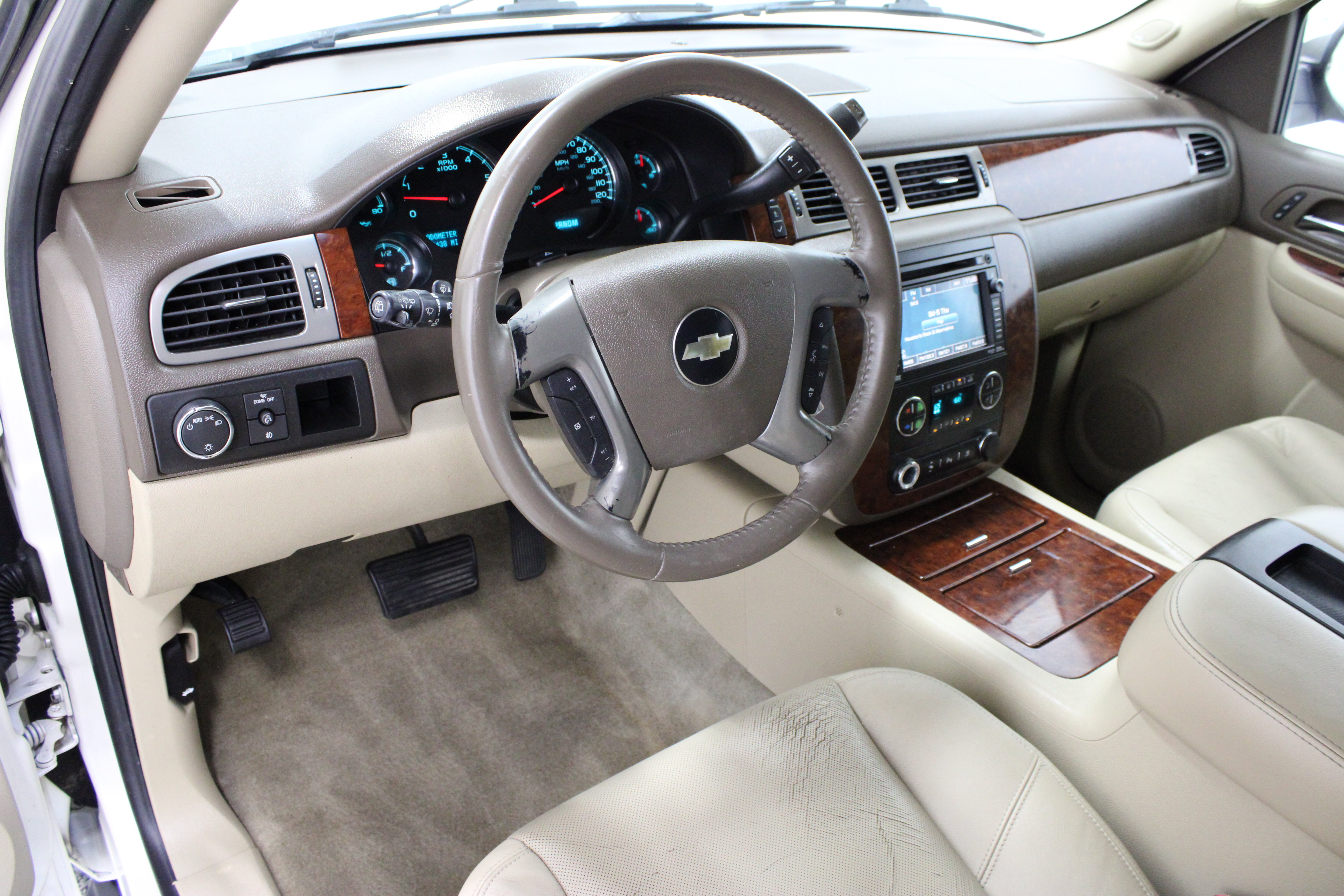 Used 2009 Chevrolet Tahoe LTZ RWD image 13