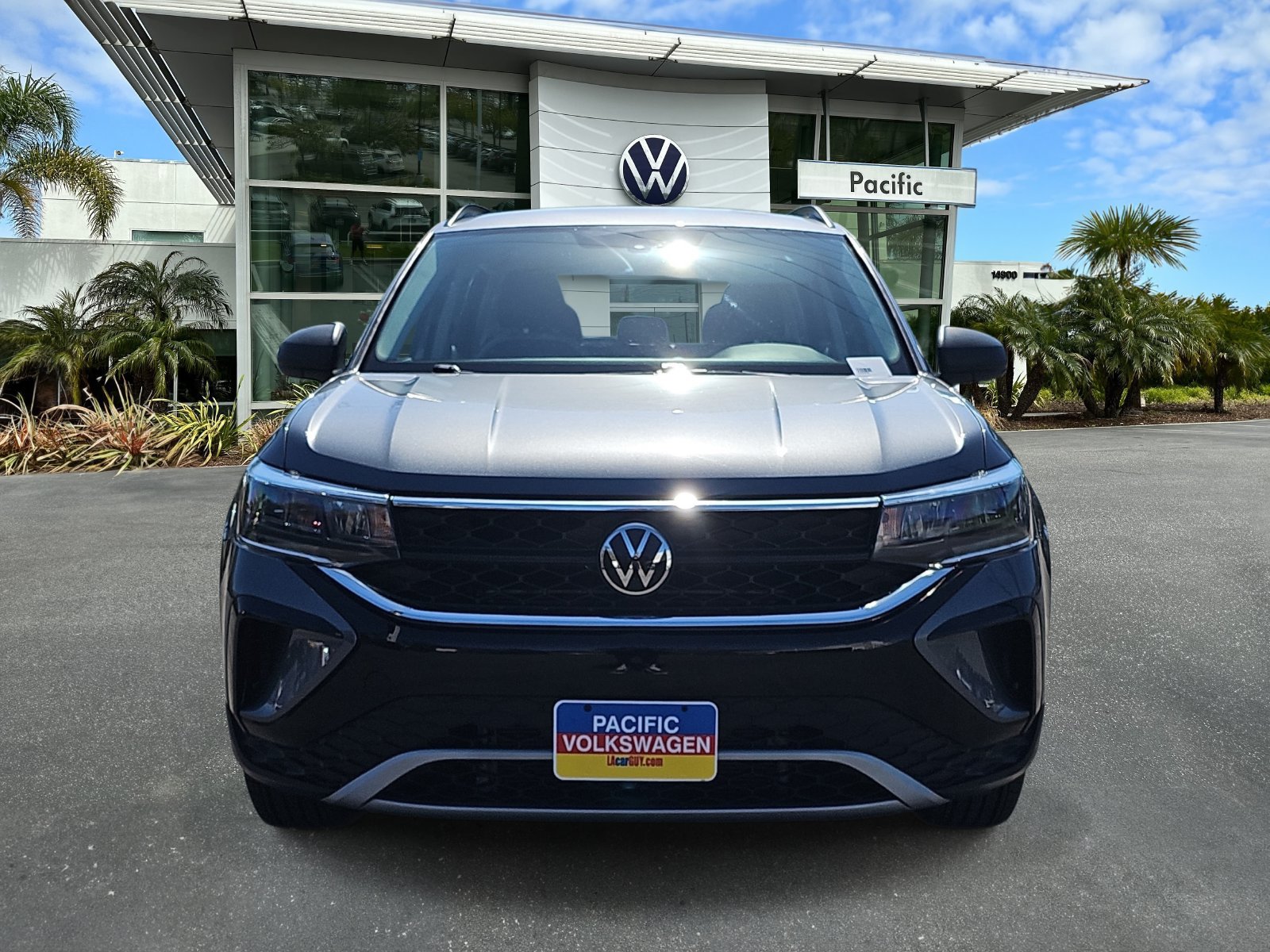 Used 2023 Volkswagen Taos S FWD image 2