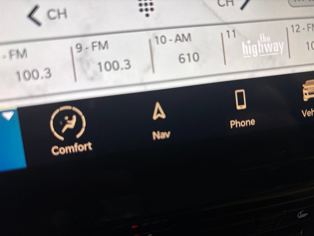 Used 2023 Jeep Grand Cherokee L Limited AWD/4WD image 21