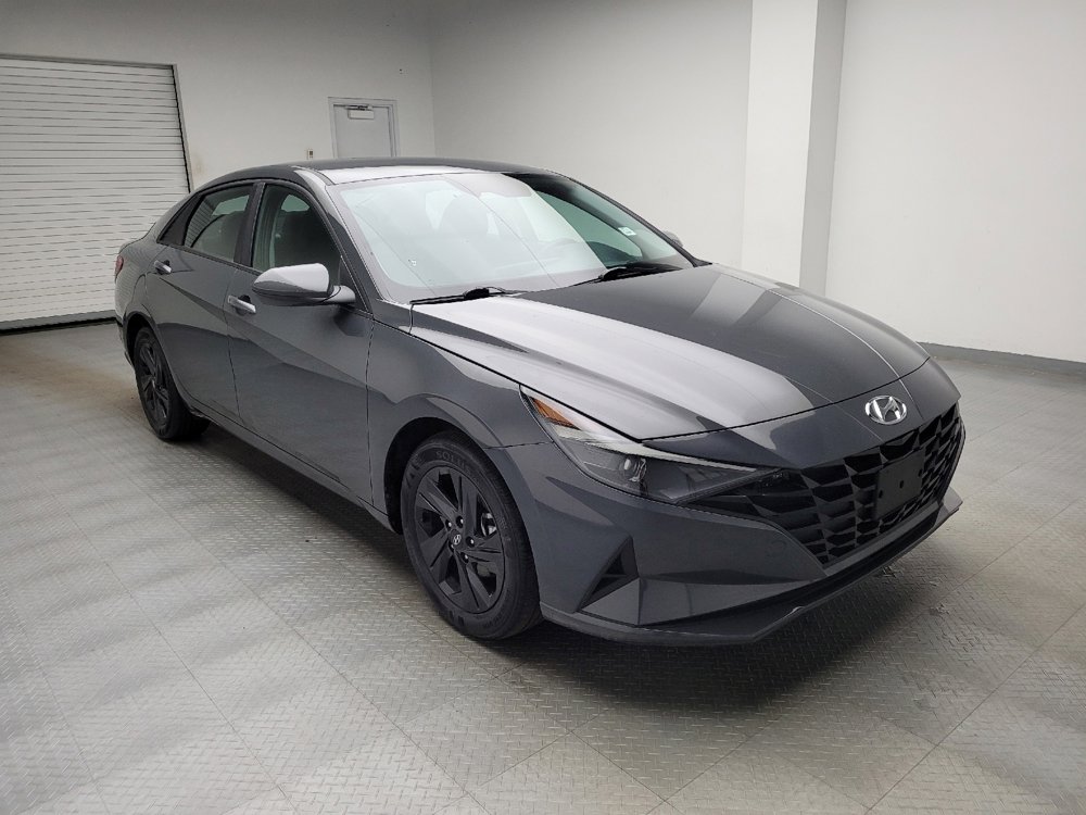 Used 2023 Hyundai Elantra SEL w/ Preferred Accessory Package FWD image 13