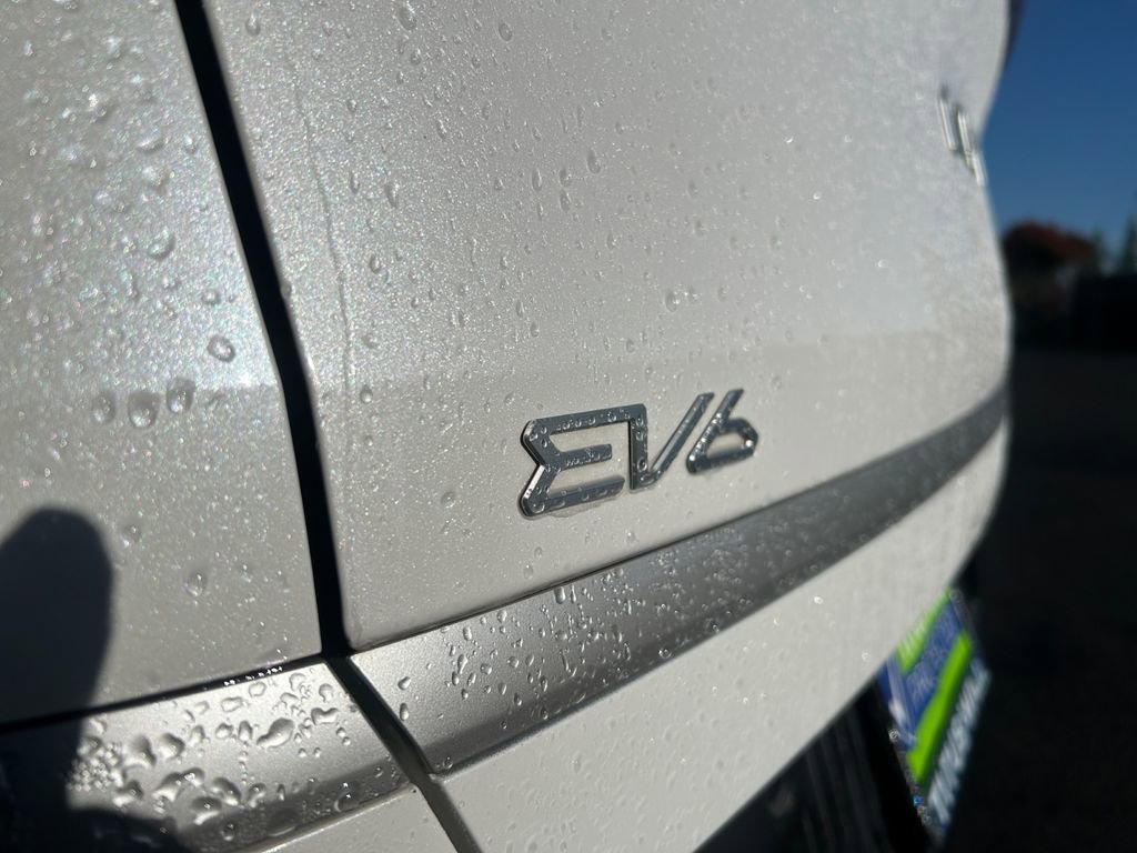 Used 2024 Kia EV6 Light AWD/4WD image 31