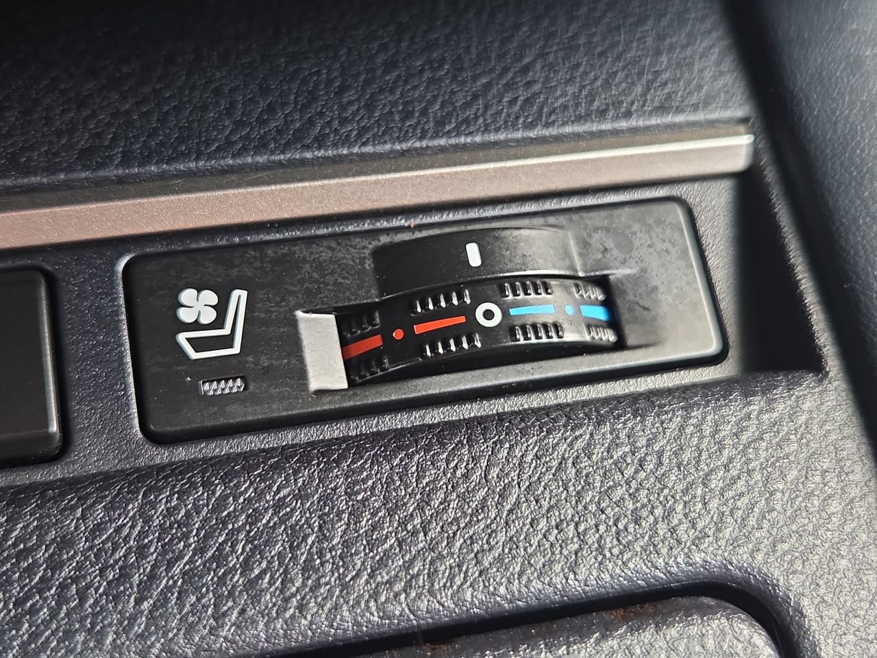 Used 2018 Lexus ES 350 w/ Luxury Package w/Wood Trim FWD image 43