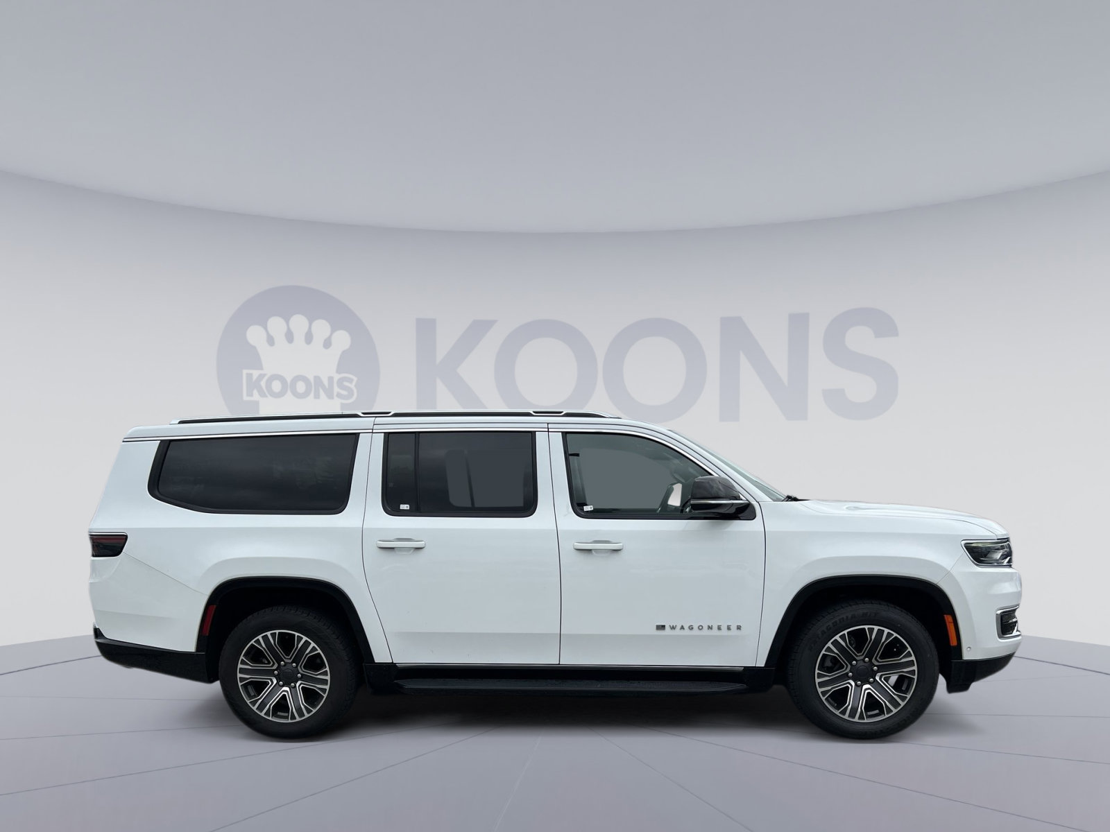 Used 2024 Jeep Wagoneer L Series II w/ Flexible Seating Group AWD/4WD image 8