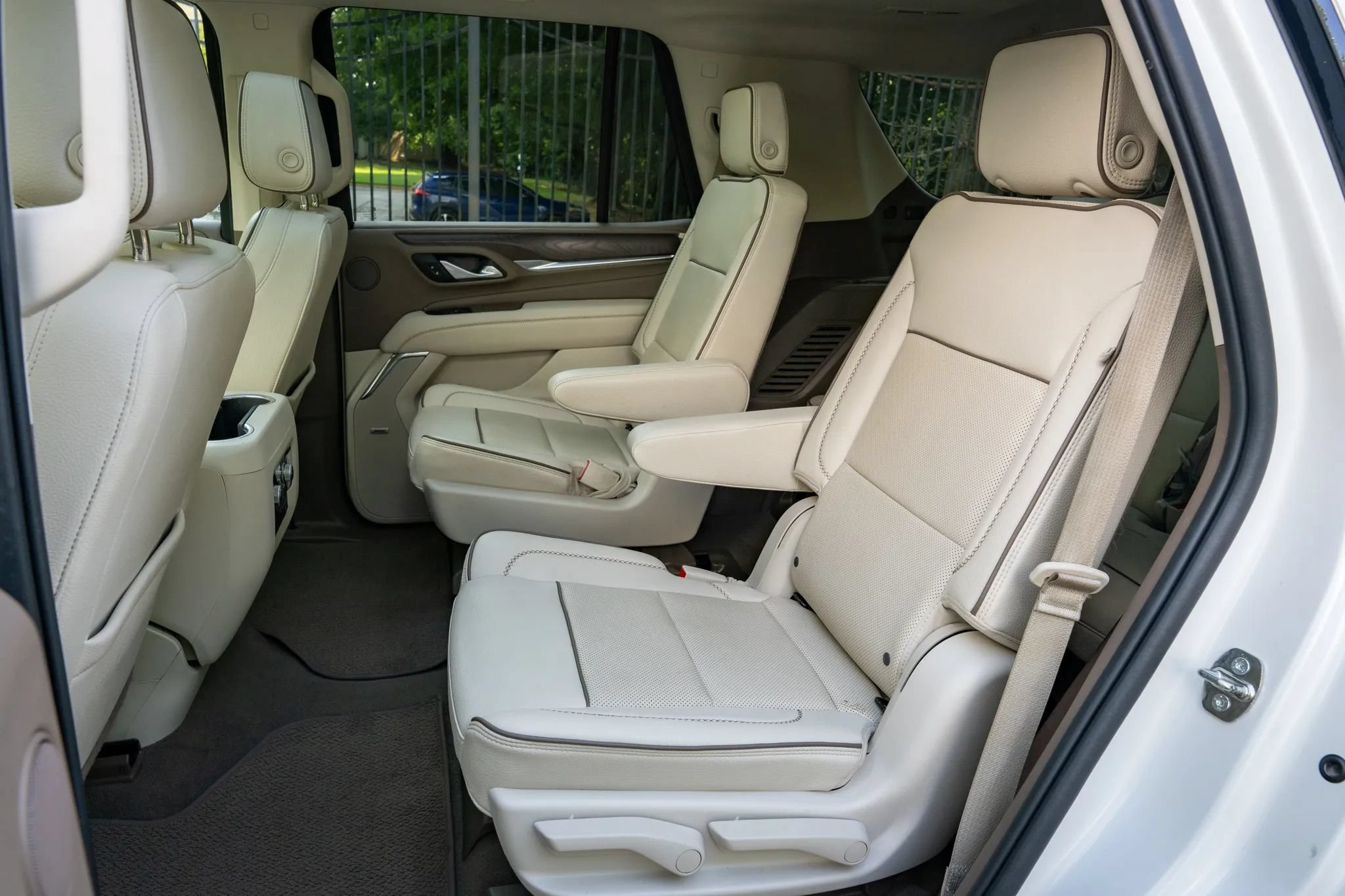 Used 2022 GMC Yukon Denali AWD/4WD image 14