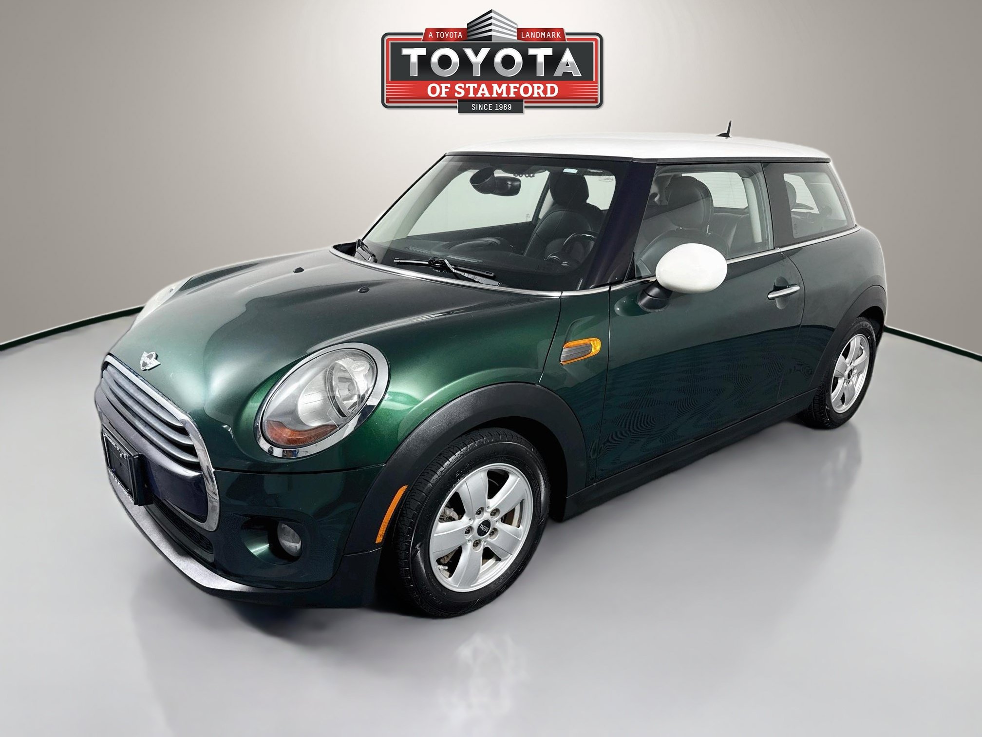 Used 2017 MINI Cooper 2-Door Hardtop FWD image 3