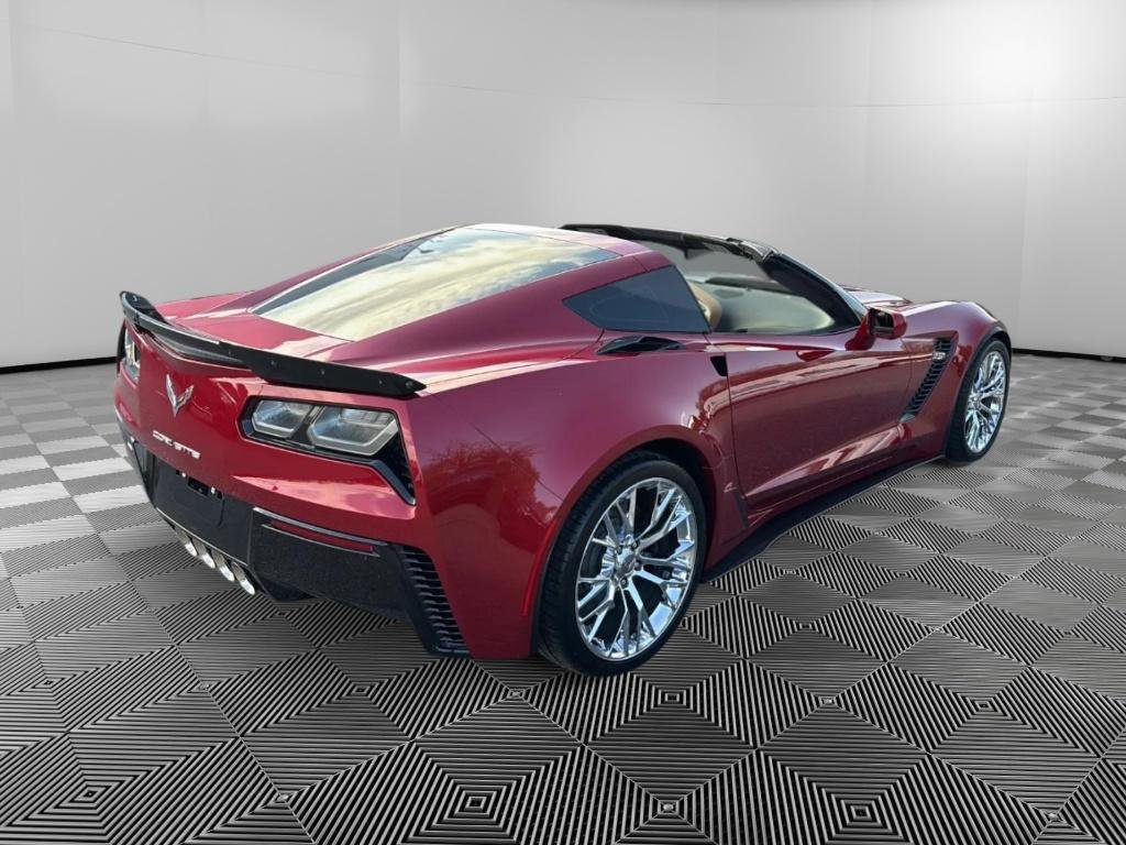 Used 2015 Chevrolet Corvette Z06 w/ 3LZ Preferred Equipment Group image 8