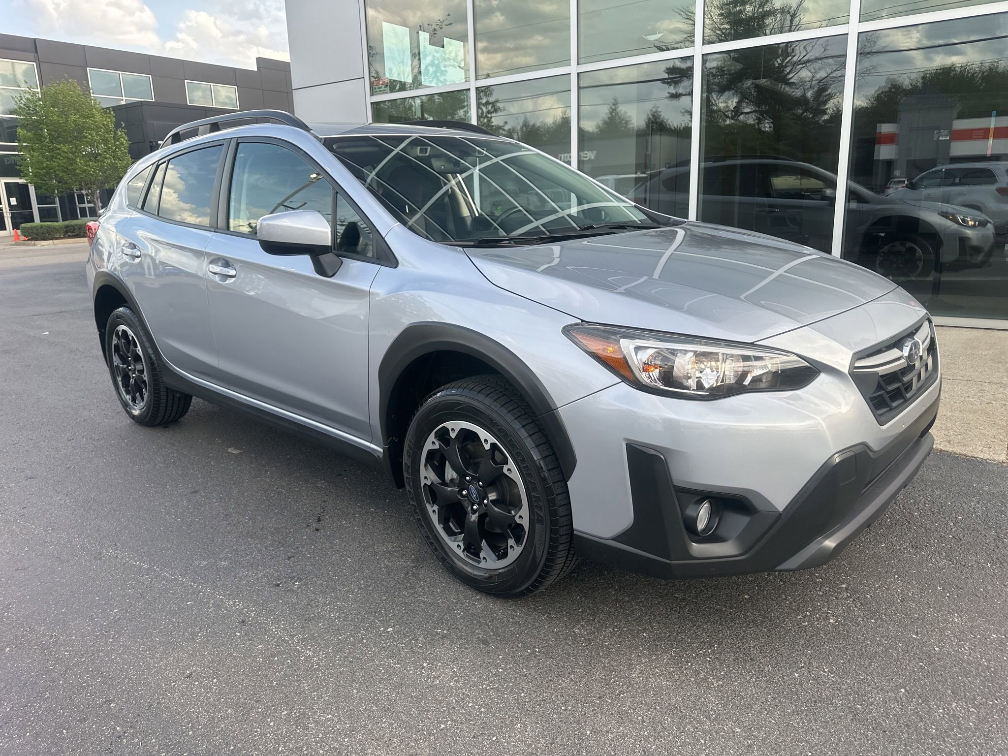 Used 2022 Subaru Crosstrek 2.0i Premium w/ Moonroof Package image 3
