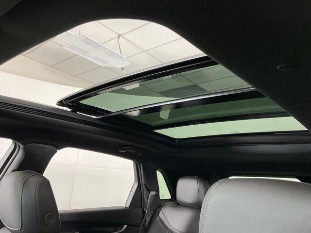 Certified 2025 Cadillac XT5 Premium Luxury w/ Technology Package AWD/4WD image 21