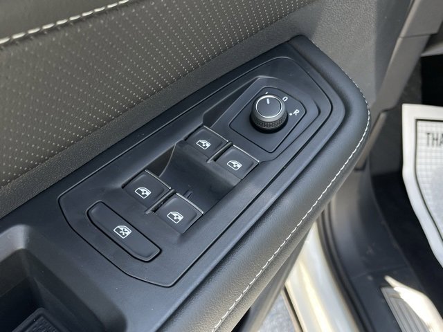 New 2025 Volkswagen Atlas SE image 18