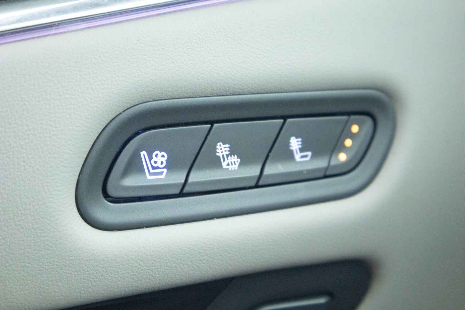 Used 2024 Cadillac Escalade ESV Sport Platinum w/ Heavy-Duty Trailer Package AWD/4WD image 24