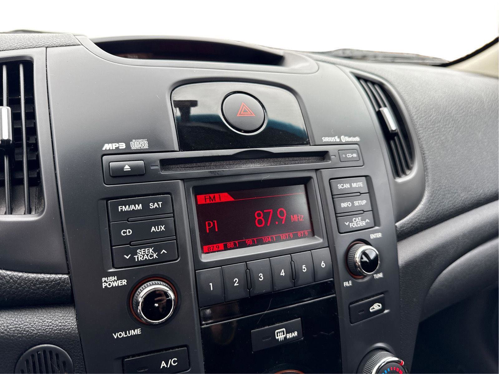 Used 2012 Kia Forte EX image 19