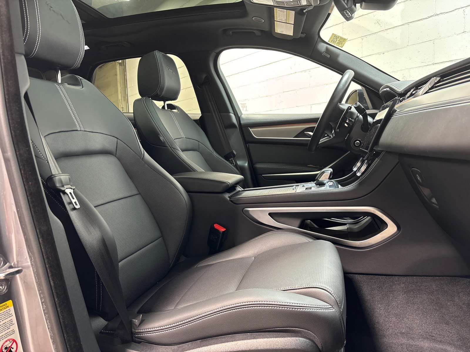New 2026 Jaguar F-PACE R-Dynamic S AWD/4WD image 32