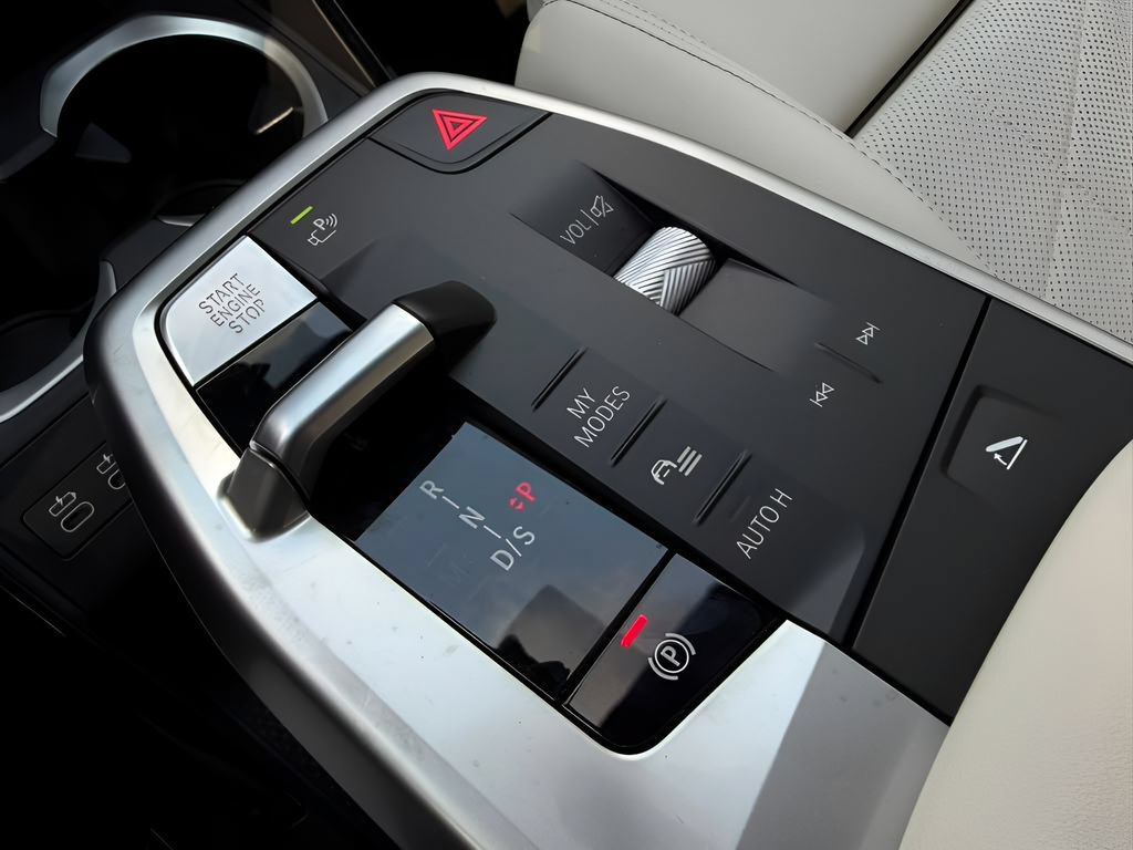 New 2026 BMW X2 xDrive28i AWD/4WD image 19