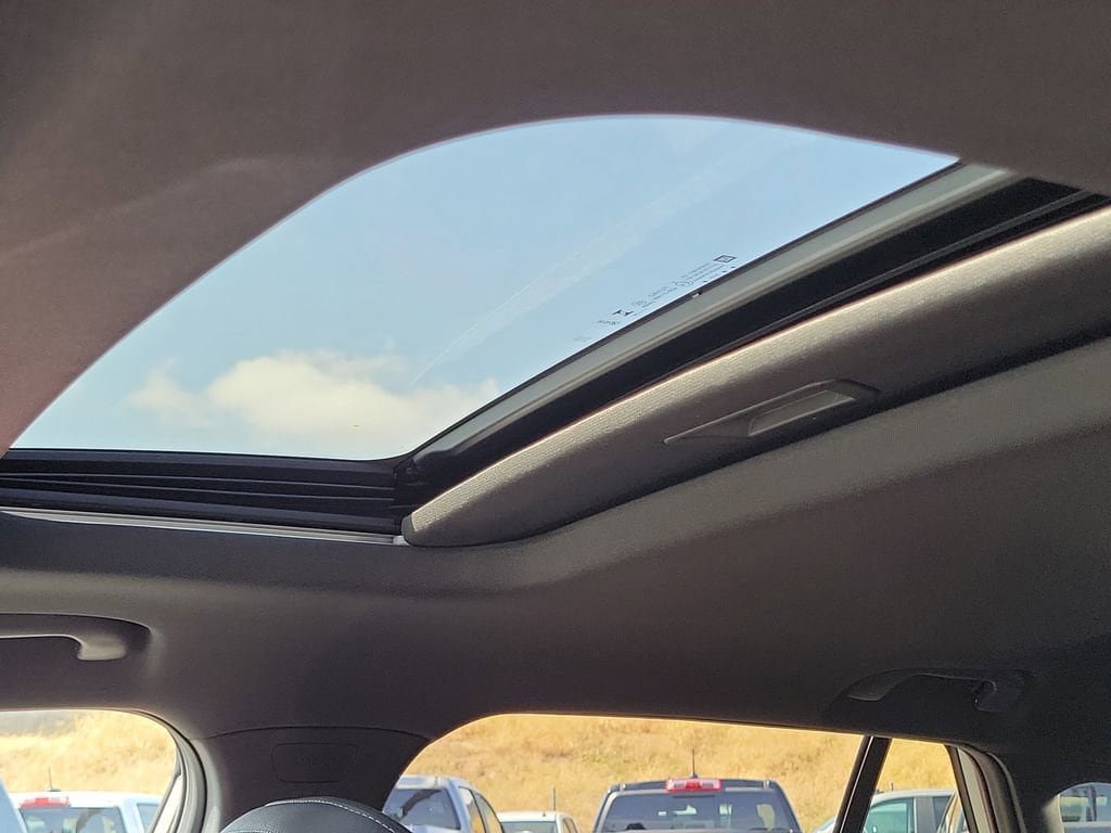 New 2026 Chevrolet Trax RS w/ Sunroof Package FWD image 14