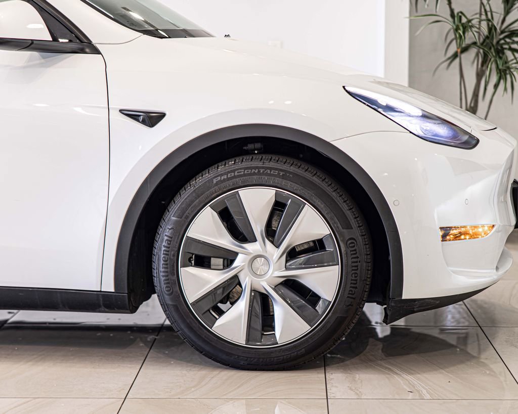 Used 2021 Tesla Model Y Long Range AWD/4WD image 11