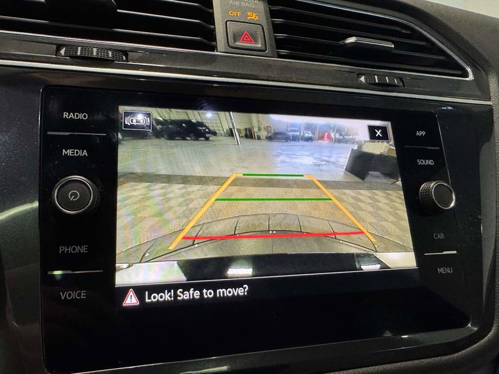 Used 2023 Volkswagen Tiguan SE R-Line image 25