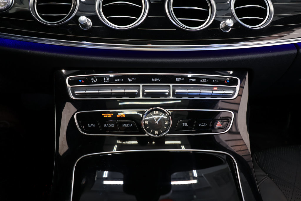 Used 2020 Mercedes-Benz E 350 Sedan image 31