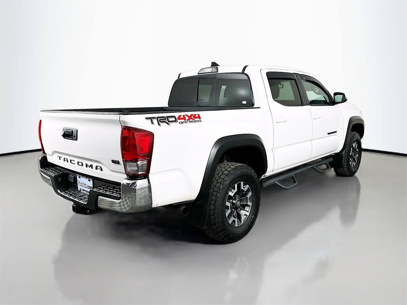 Certified 2017 Toyota Tacoma TRD Off-Road w/ Tow Package (A/T) image 7