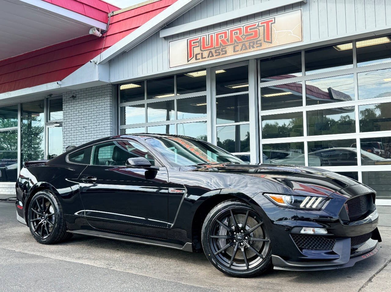 Used 2018 Ford Mustang Shelby GT350 w/ Convenience Package RWD image 1