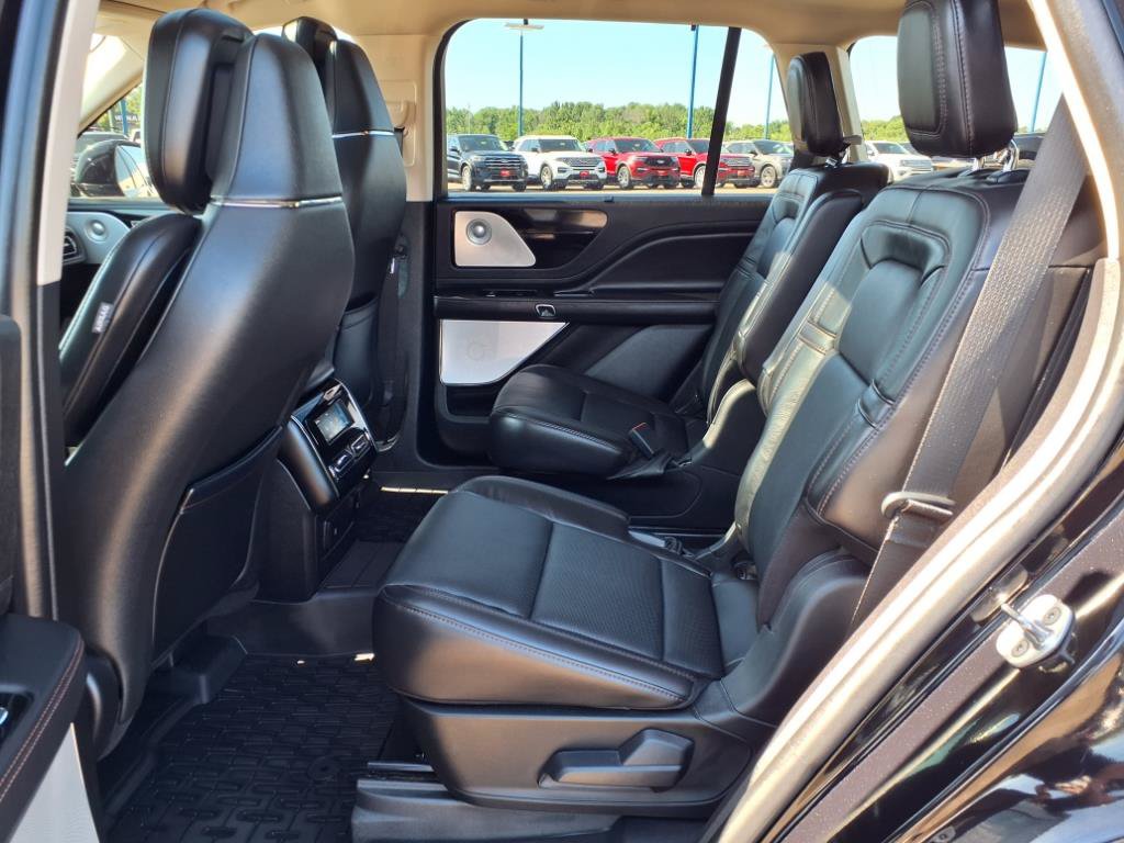 Used 2022 Lincoln Aviator Reserve w/ Equipment Group 201A AWD/4WD image 11