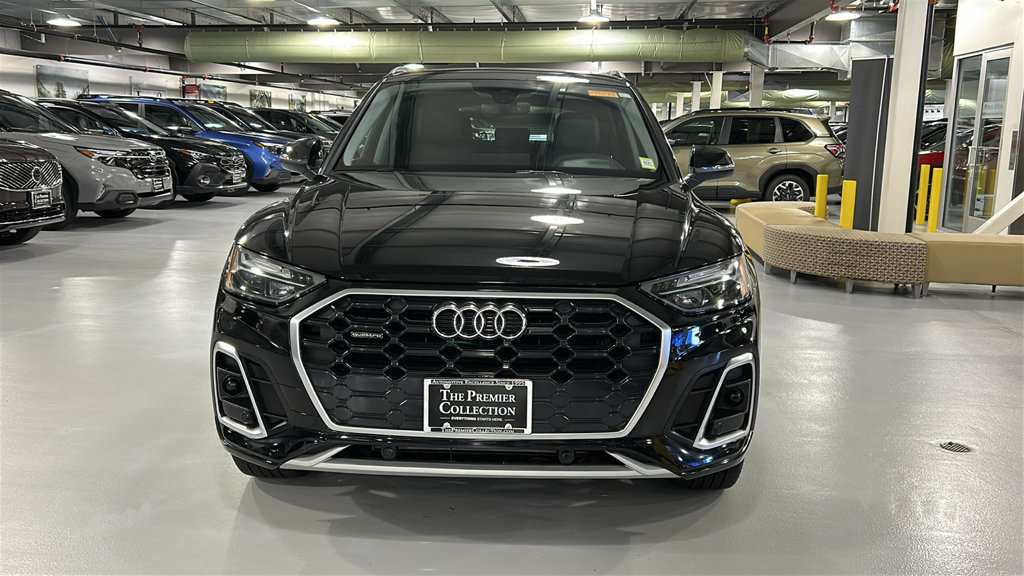 Used 2023 Audi Q5 2.0T Premium w/ Convenience Package AWD/4WD image 2