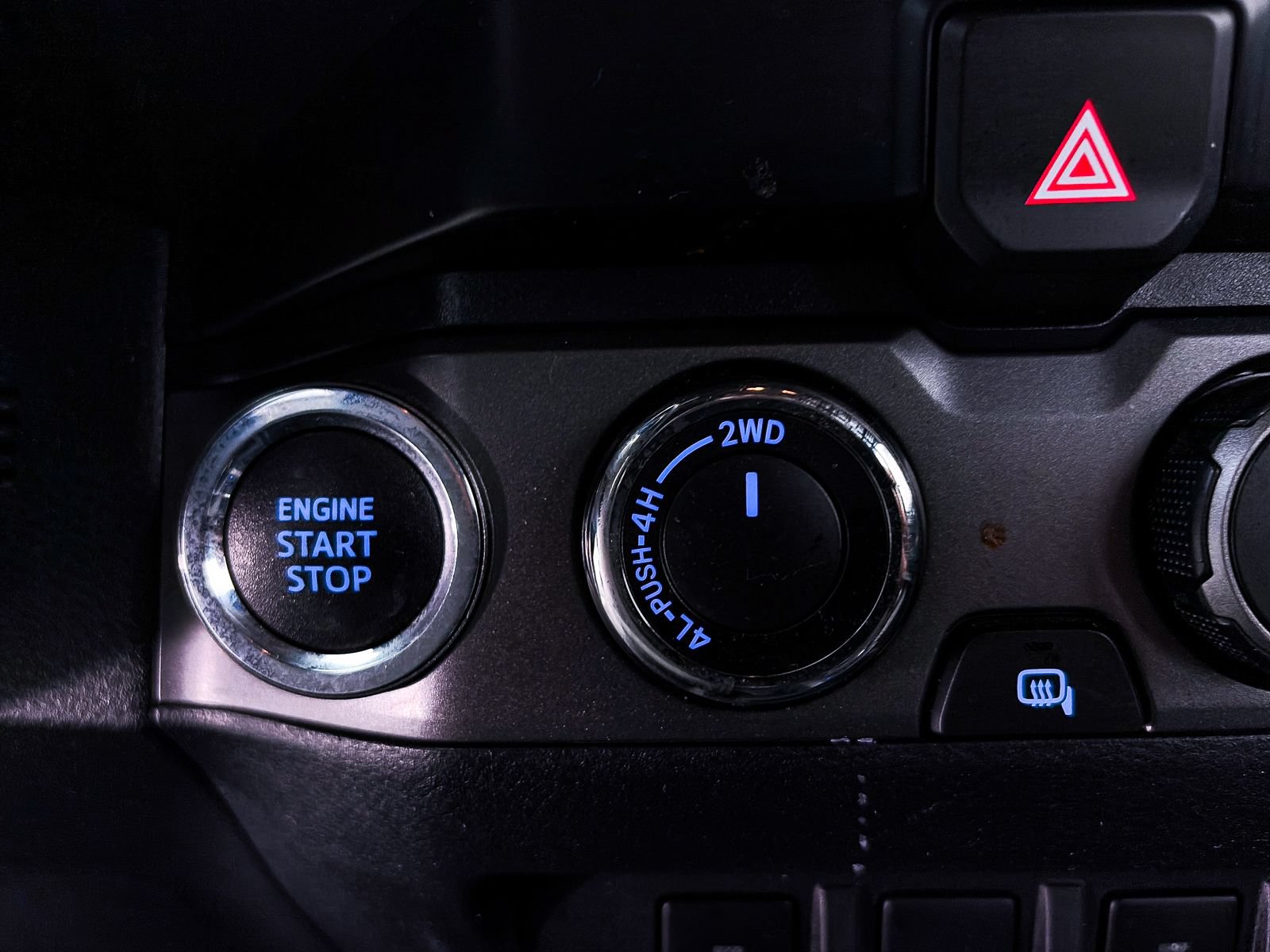 Used 2021 Toyota Tacoma TRD Off-Road w/ Technology Package AWD/4WD image 7
