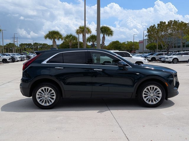 Used 2024 Cadillac XT4 Luxury FWD image 4