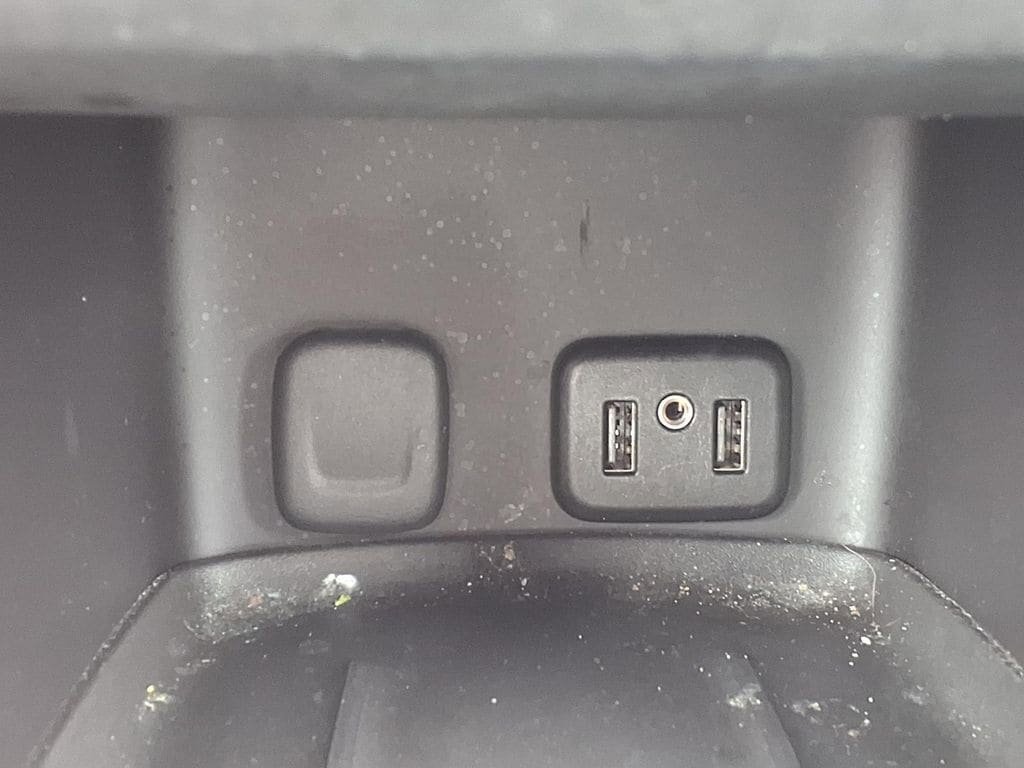 Used 2017 GMC Acadia SLT w/ LPO, Floor Liner Package FWD image 22
