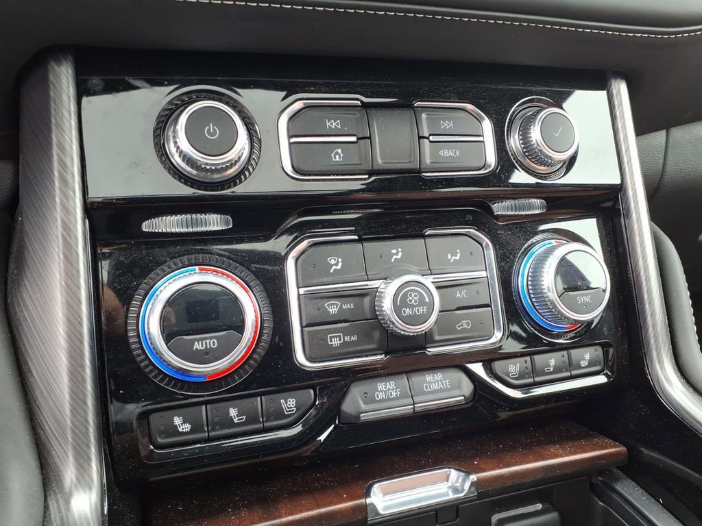 Used 2023 GMC Yukon XL Denali Ultimate image 12