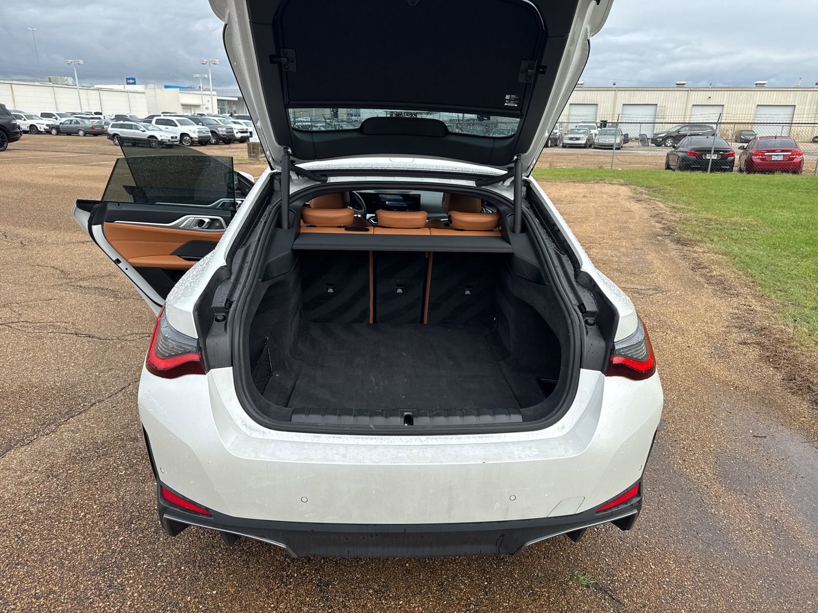 Used 2023 BMW i4 eDrive35 RWD image 9