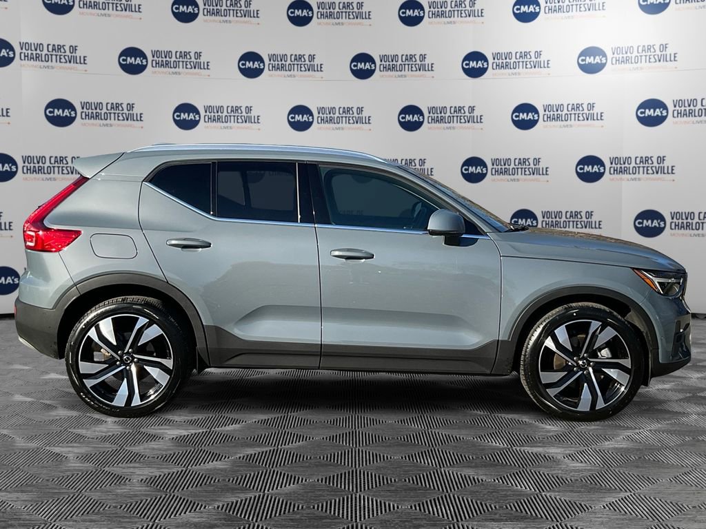 Certified 2023 Volvo XC40 B5 Ultimate w/ Protection Package Premier image 6