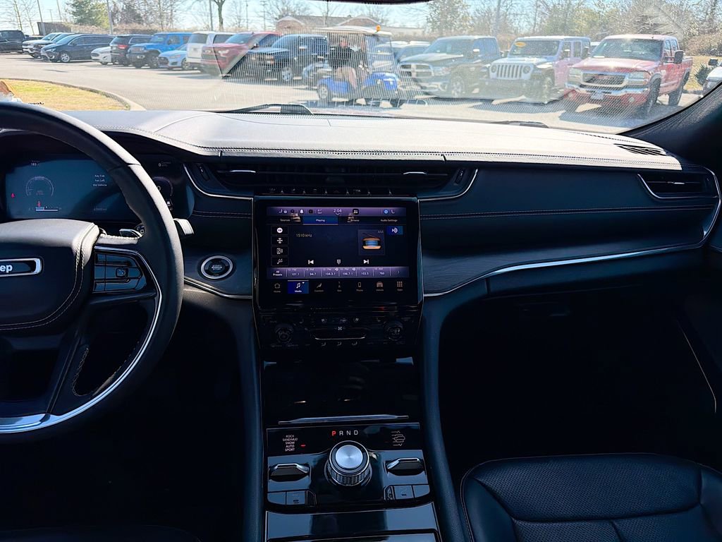 Used 2023 Jeep Grand Cherokee Overland image 21