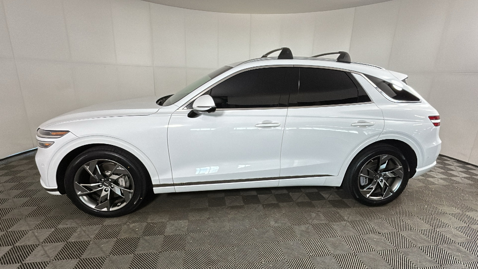 Used 2024 Genesis Electrified GV70 AWD/4WD image 7