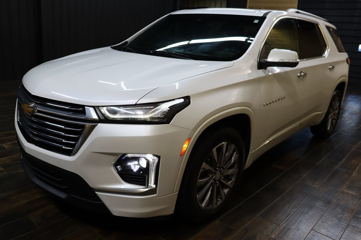 Used 2023 Chevrolet Traverse Premier FWD image 6