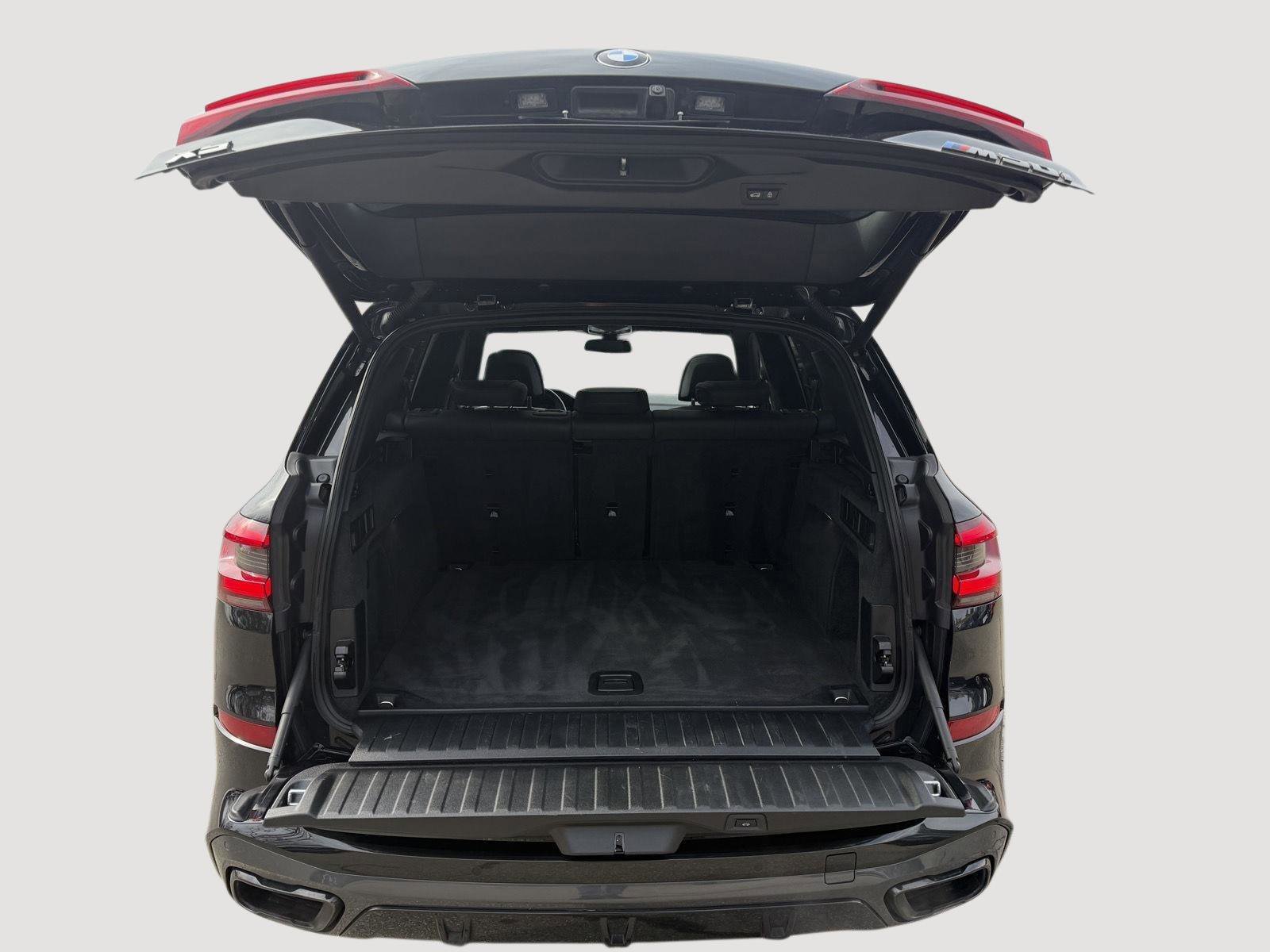 Used 2021 BMW X5 M50i w/ Executive Package image 9