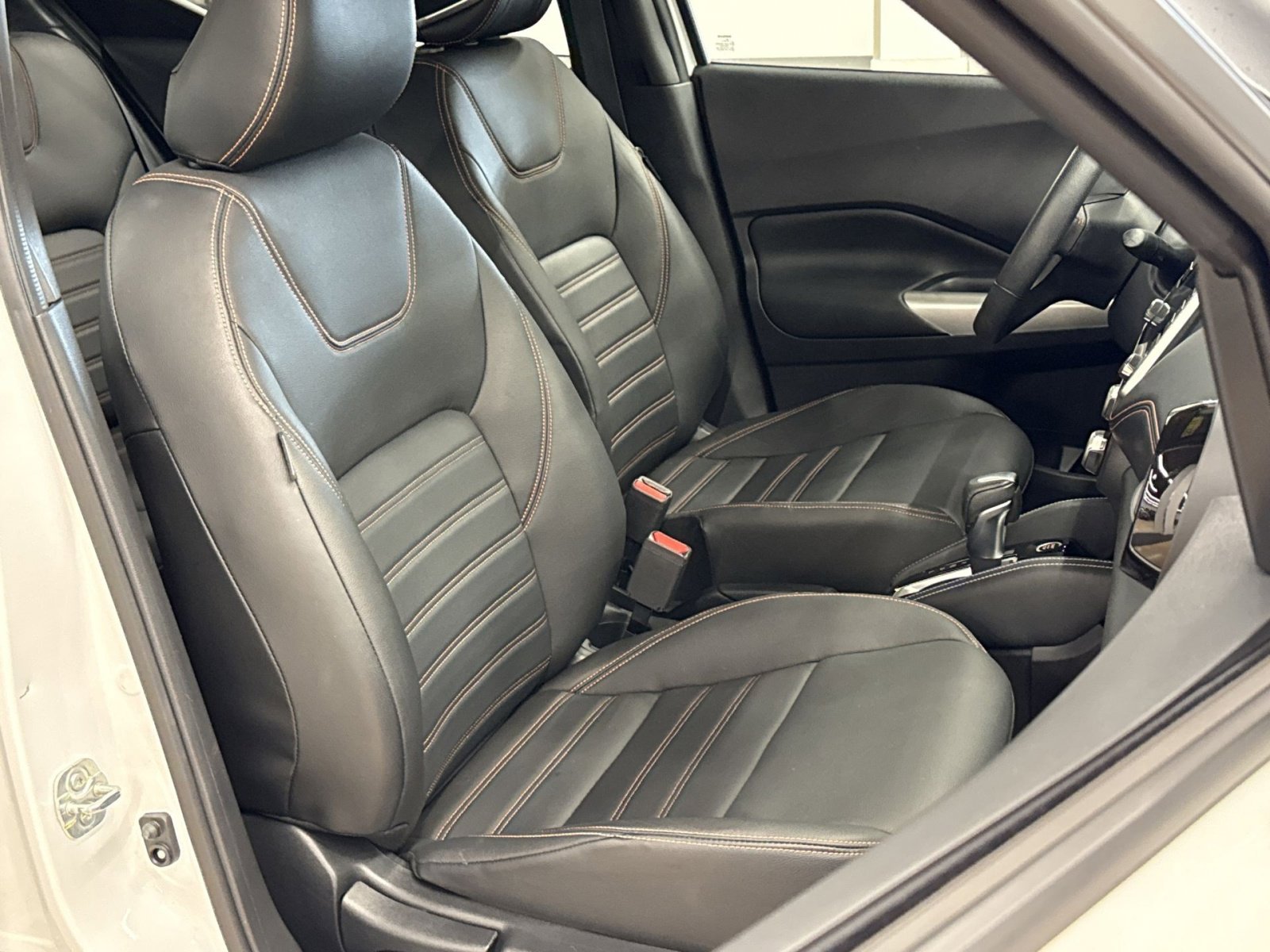Used 2018 Nissan Kicks SR w/ Premium Package FWD image 30