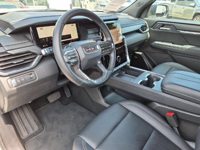 Used 2026 GMC Acadia Elevation w/ Elevation Premium Package FWD image 12
