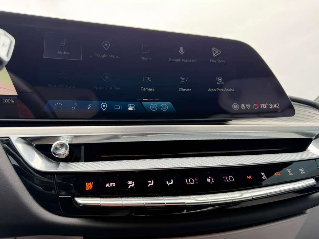 Used 2024 Cadillac Lyriq Sport image 18